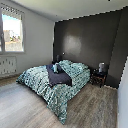 Villa Charming, Spacious House Close To Les Remparts