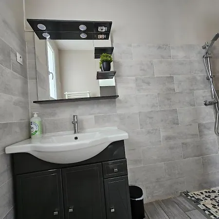 Charming, Spacious House Close To Les Remparts
